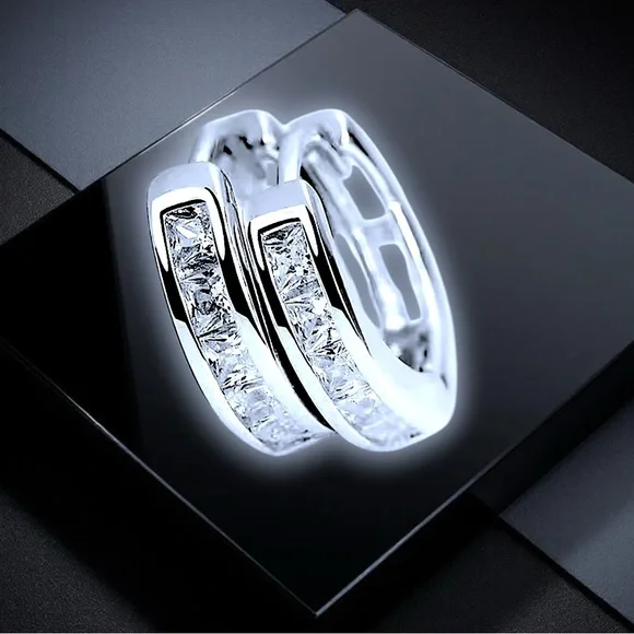 Just in! 925 Silver Hoop Diamond Earrings - Picture 6 of 8